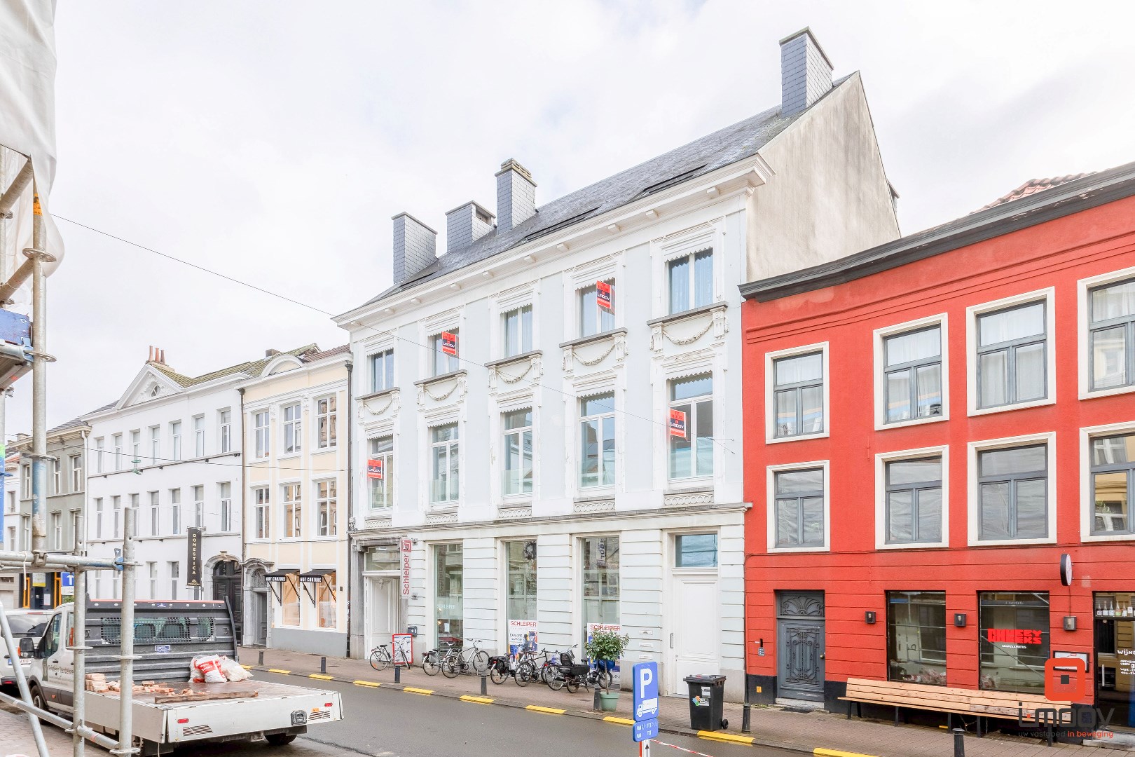 Lichtrijk appartement met heel groot terras in hartje Gent! 