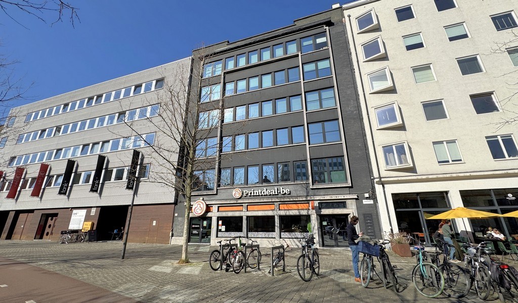 Vernieuwde kantoren te huur vlakbij Eilandje in Antwerpen