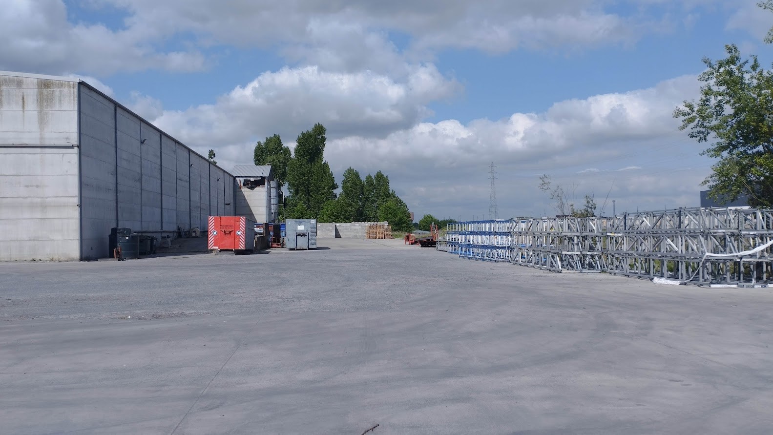 Hangaar van  2.250 m&#178; 