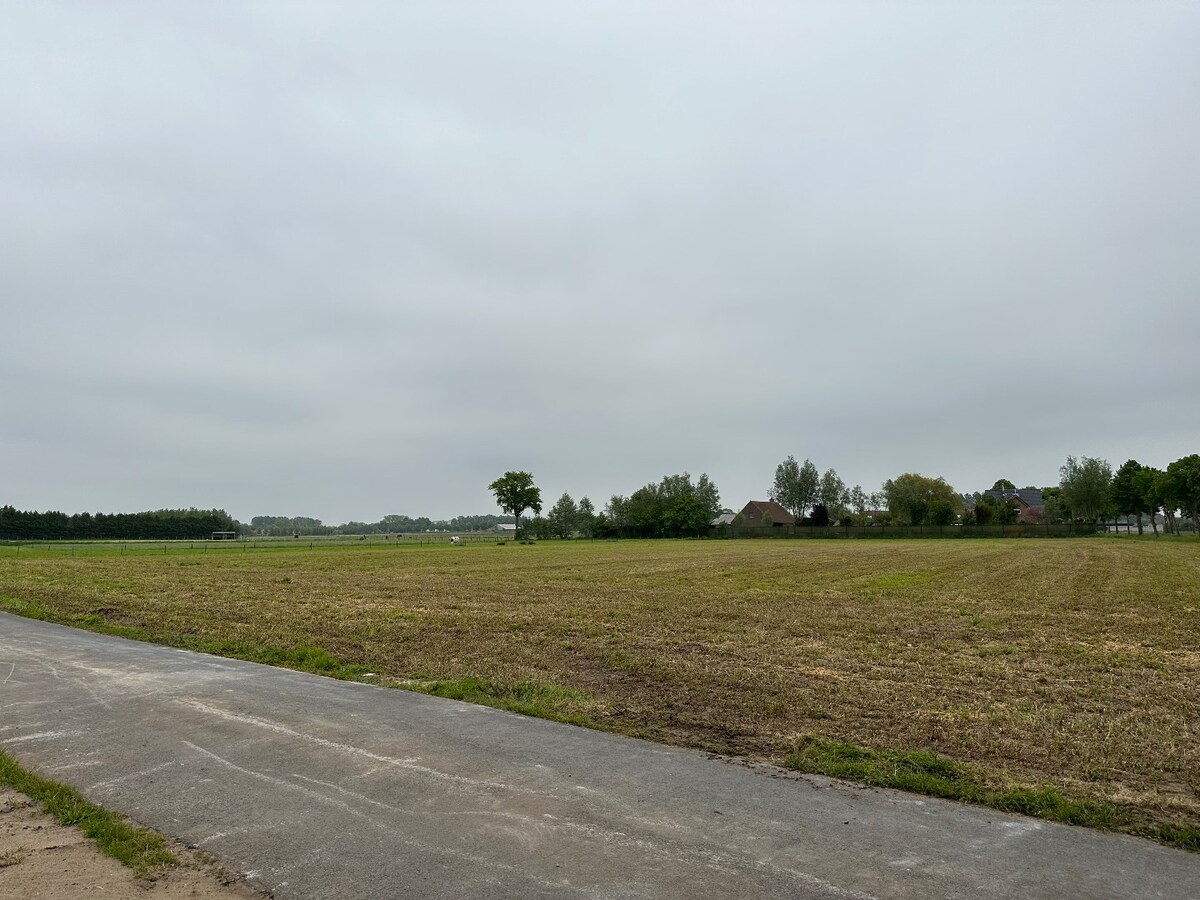 Woning met 2 slaapkamers en garage te Eernegem 