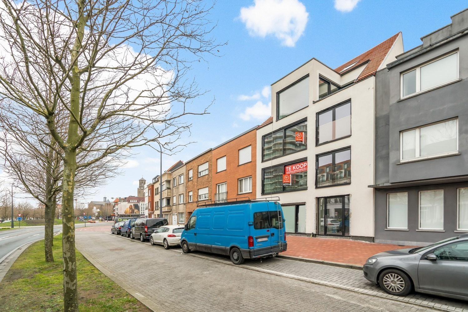 Nieuwbouw duplex (2024) , centraal gelegen nabij Duinenwater, waardoor alle winkels en openbaar vervoer bereikbaar zijn op wandelafstand. 