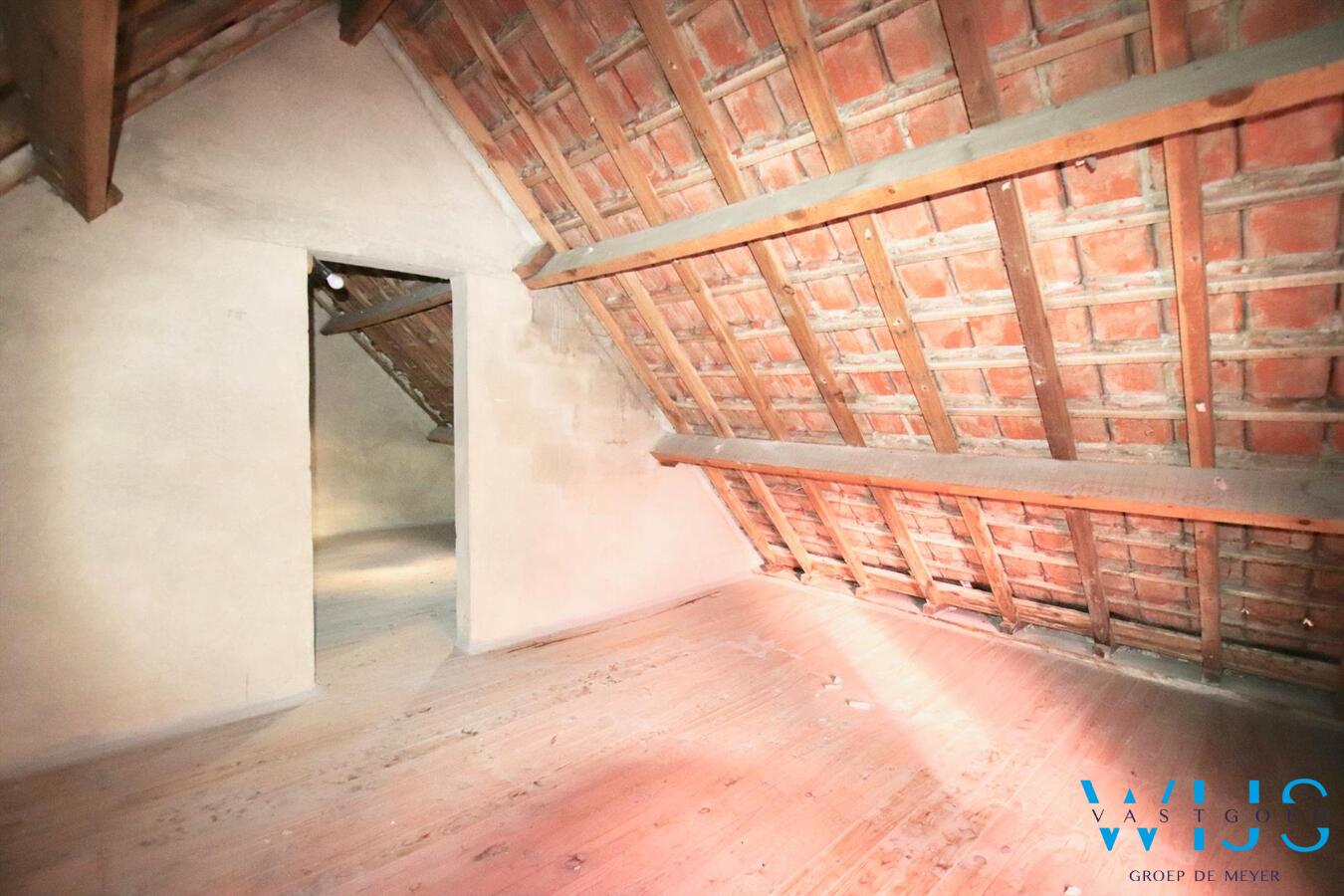 Te renoveren woonhuis op een mooi perceel van 870m&#178; te ERTVELDE! 