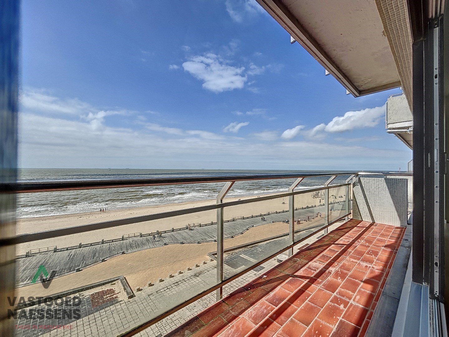 Appartement r&#233;nov&#233; unique avec 3 chambres &#224; coucher - vue sur mer et terrasses 