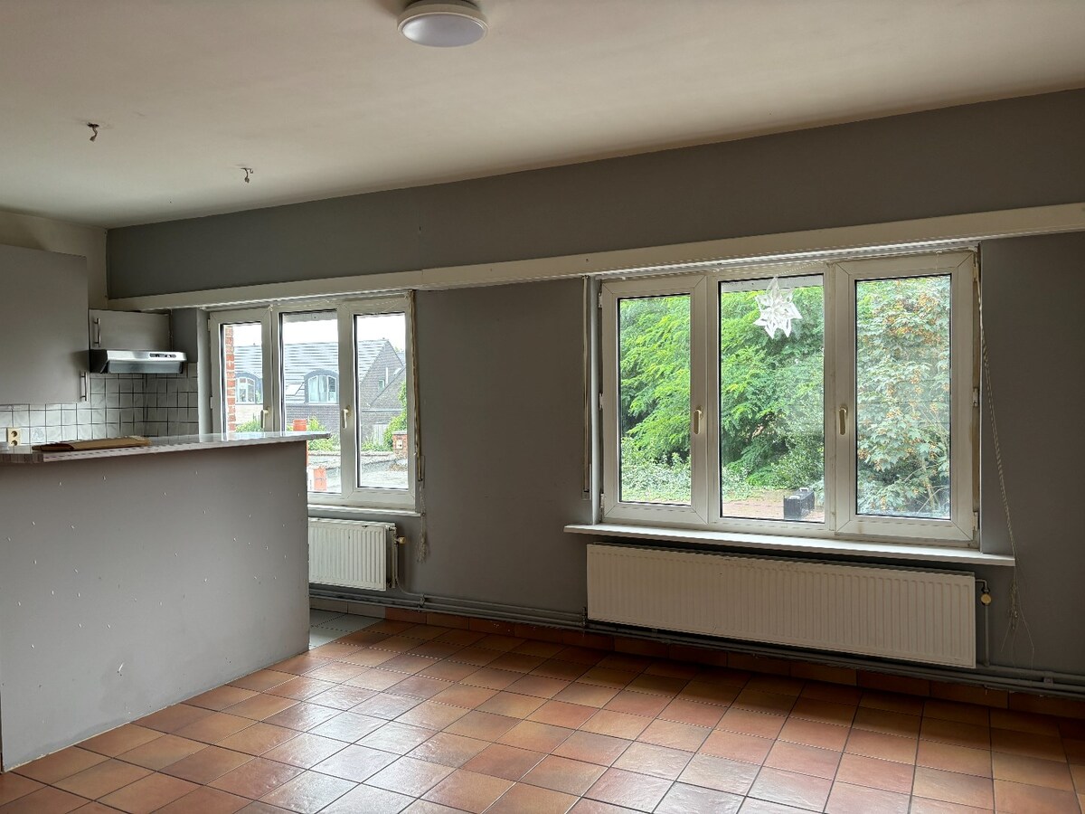 Woning in het centrum van Sint-Antonius op een perceel van 210 m&#178; met Zuid-tuin en ruime berging ca 30 m&#178; 