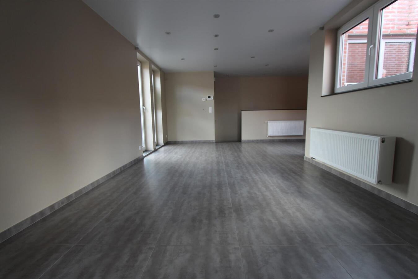 Instapklaar duplex appartement met 2 slaapkamers te Torhout 