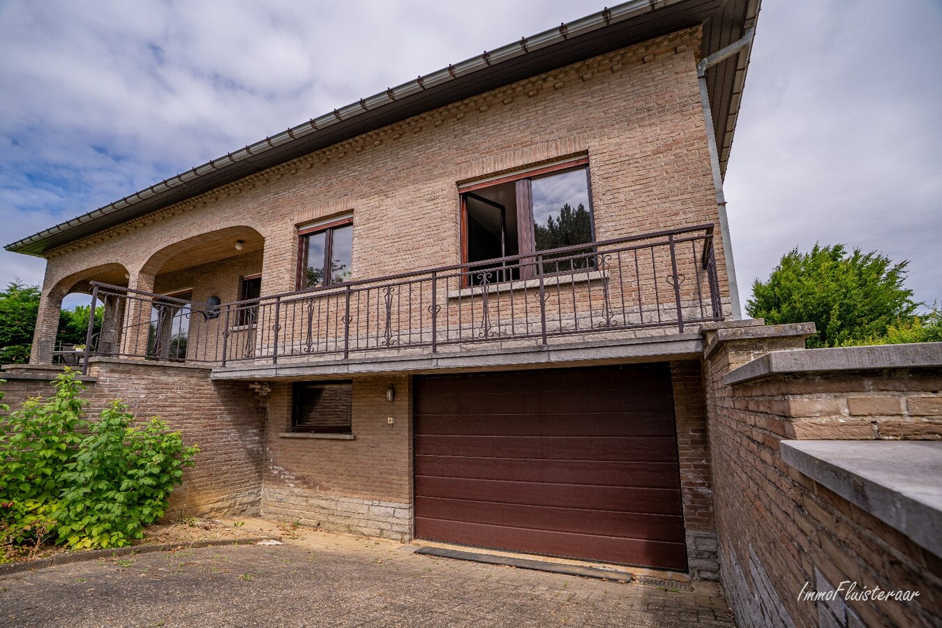 Maison situ&#233;e &#224; la campagne avec d&#233;pendances sur environ 4 hectares &#224; Bekkevoort (Brabant flamand) 