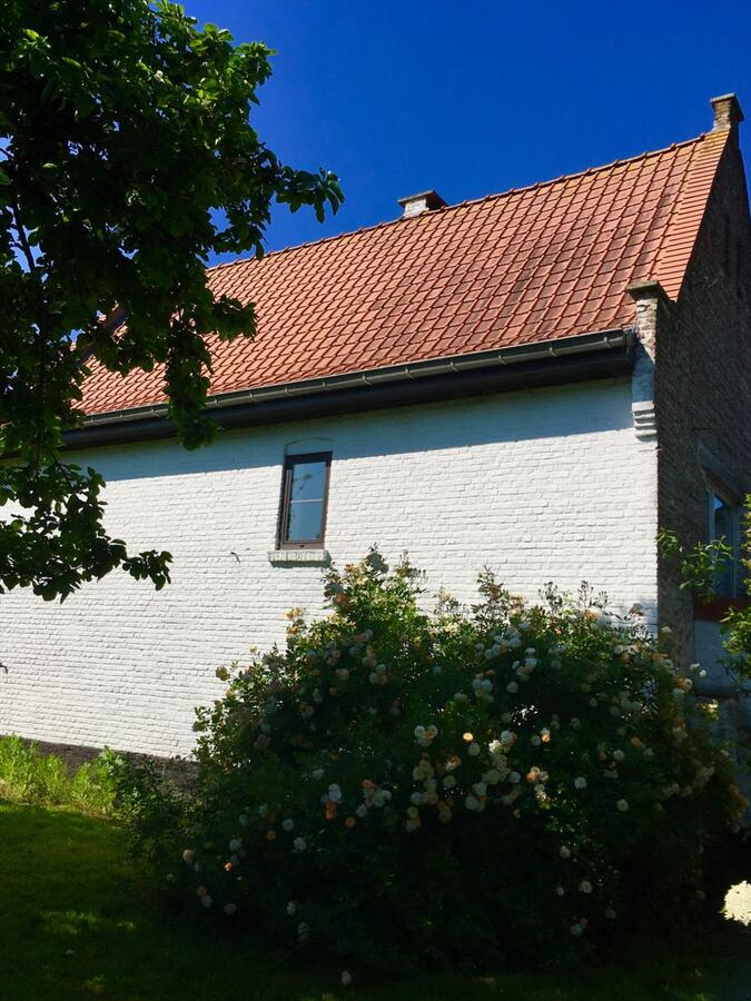 Idyllische hoeve met 7 paardenstallen op ca. 2,25 Ha te Klerken (Houthulst) 