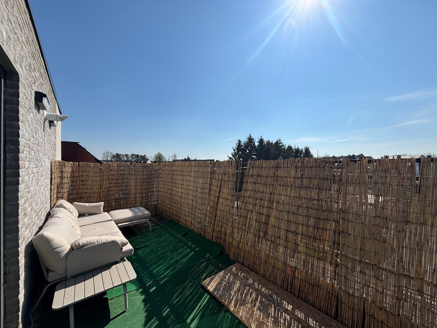 Ruim en instapklaar penthouse met 3 slpk. in centrum Leopoldsburg 