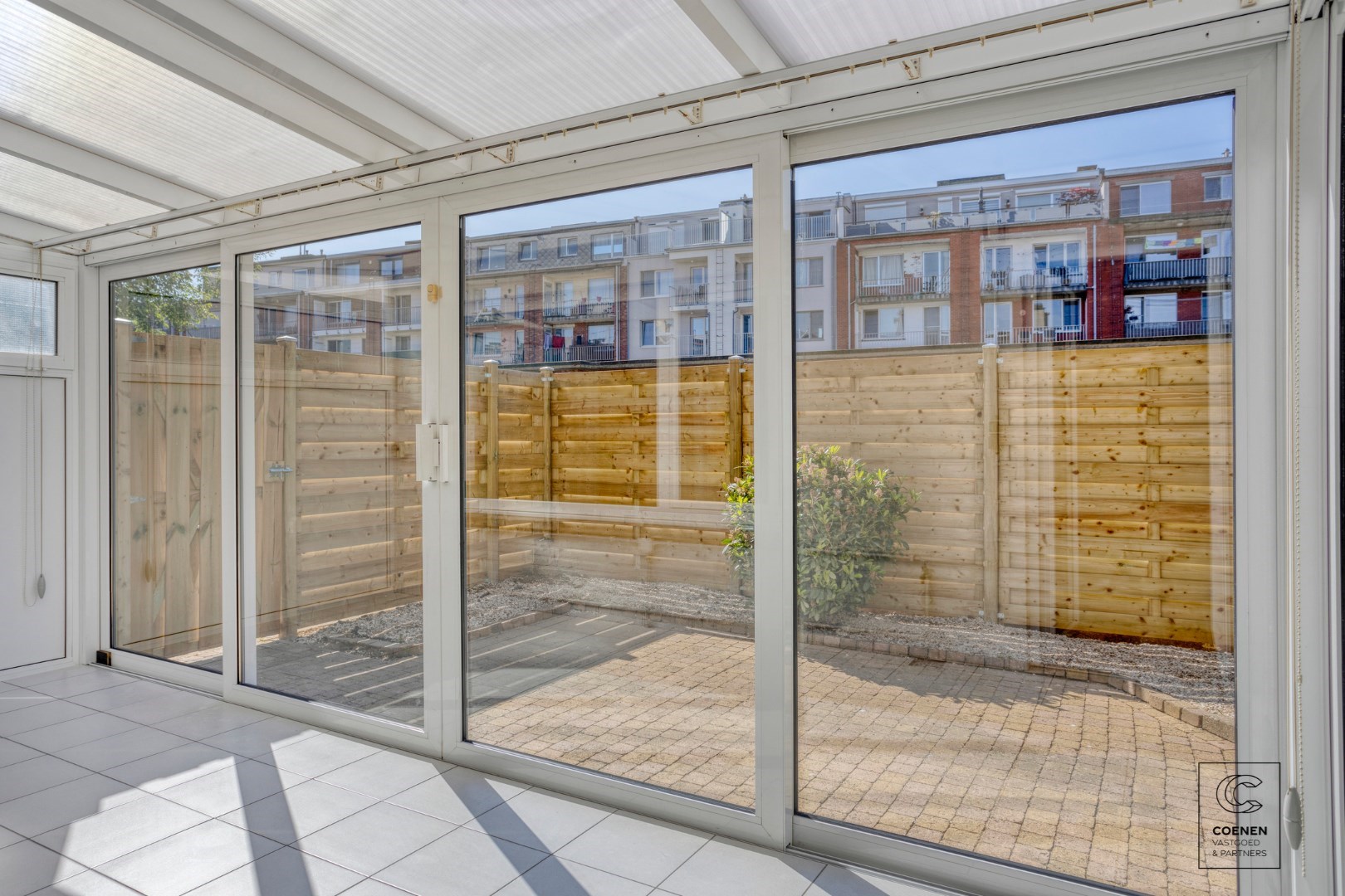 Instapklaar gelijkvloers appartement van 81m&#178; en 2 slaapkamers te Deurne! 