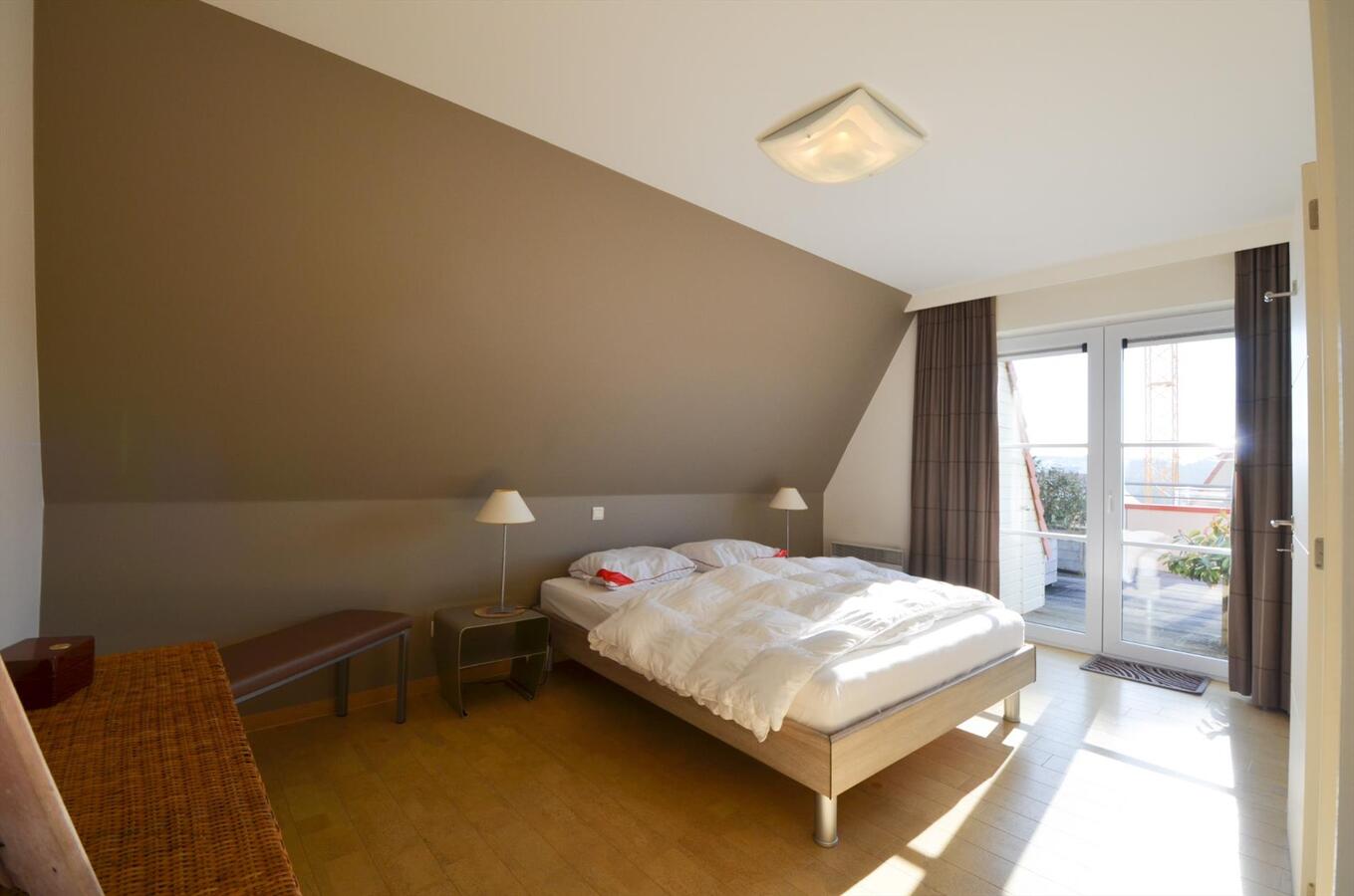 Gro&#223;es Penthouse mit 3 Schlafzimmer auf Topanlage! 