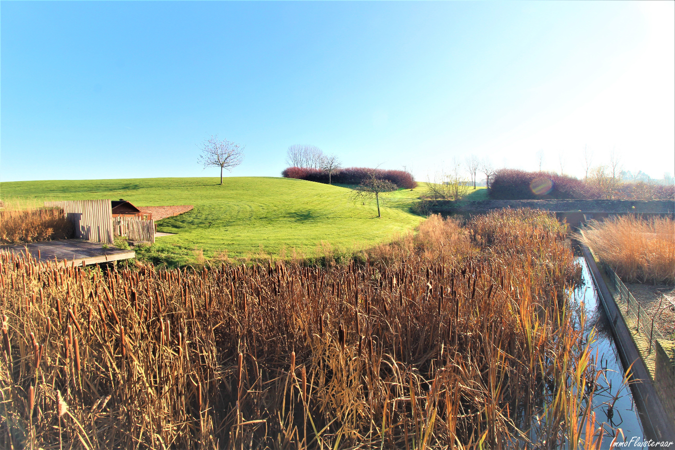 Magnifique maison avec grande annexe et pr&#233;s sur environ 2ha &#224; Bi&#233;v&#232;ne (Brabant Flamand) 