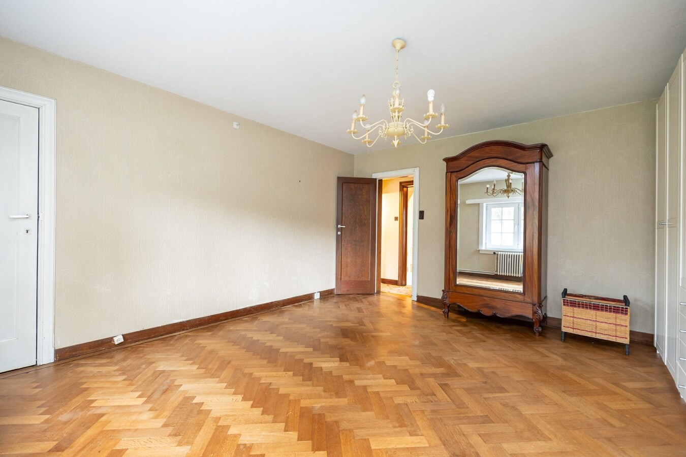 Karaktervolle villa op een perceel van  1.779 m&#178; te Schilde op wandelafstand van het centrum 