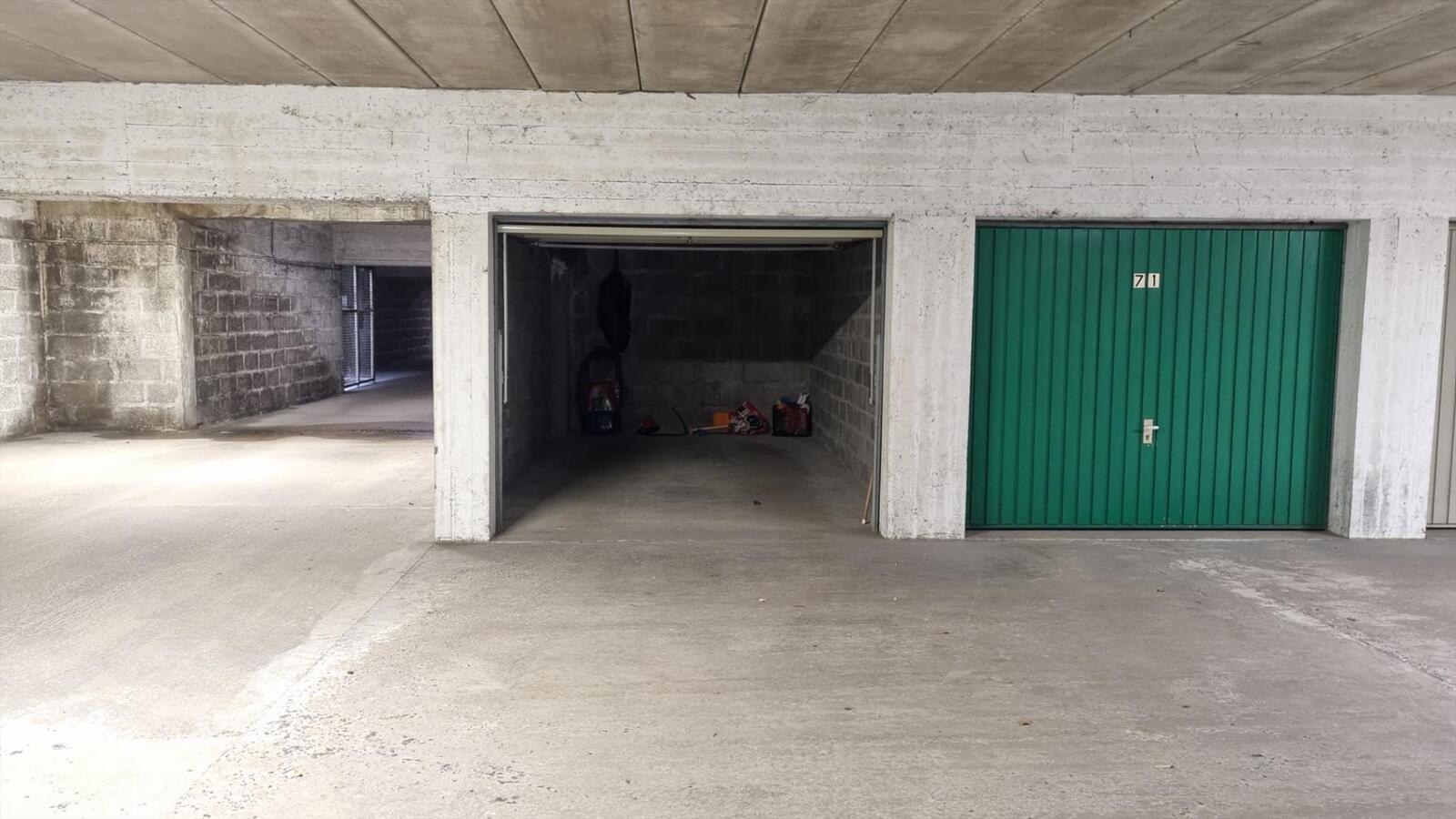 Garagebox onder het IJslandplein 