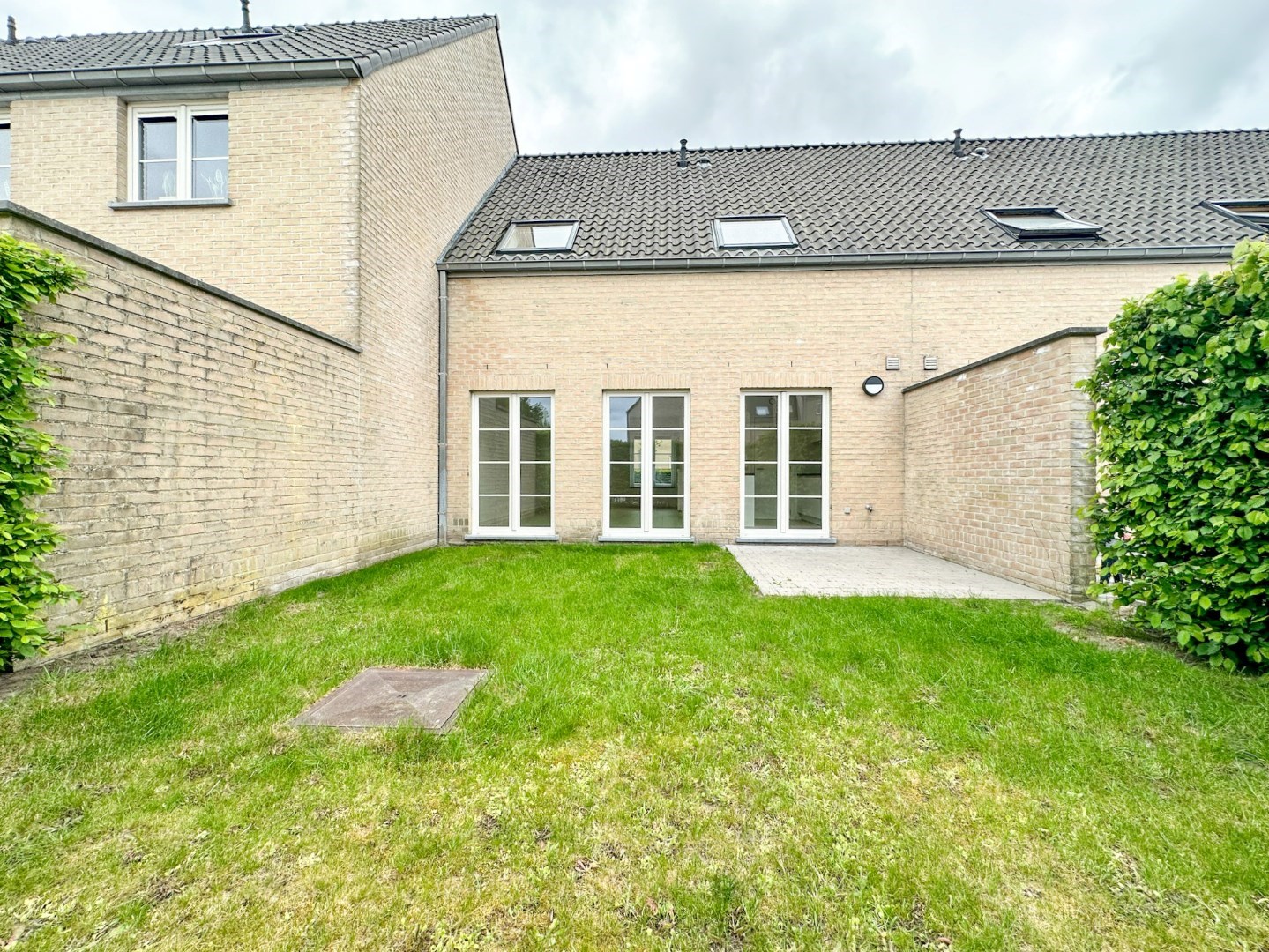 Instapklare woning met 3 slpk, tuin, autostaanplaats, rustige gelegen te Lichtervelde 