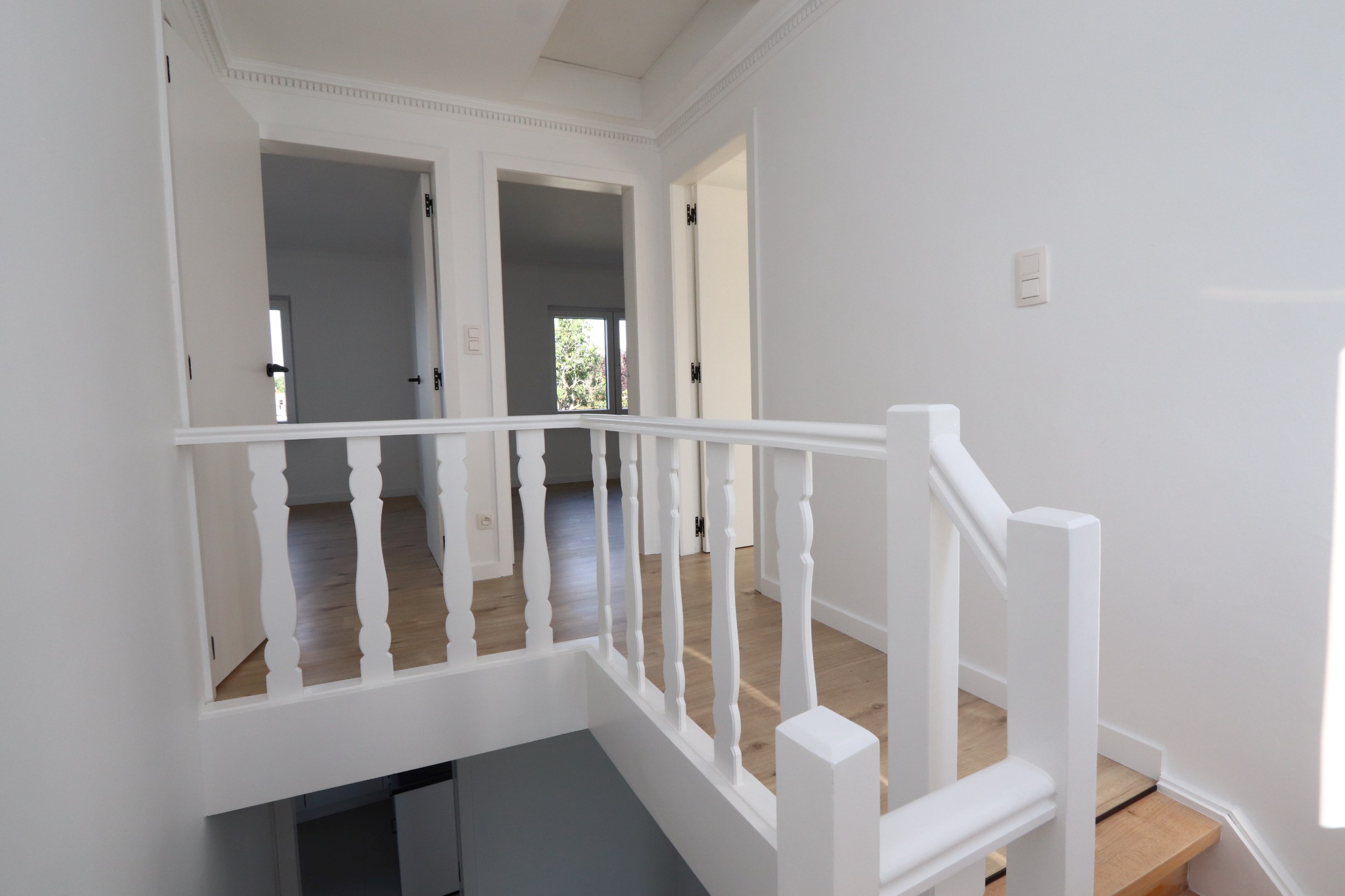 GERENOVEERDE WONING MET 3 SLAAPKAMERS EN TUIN 