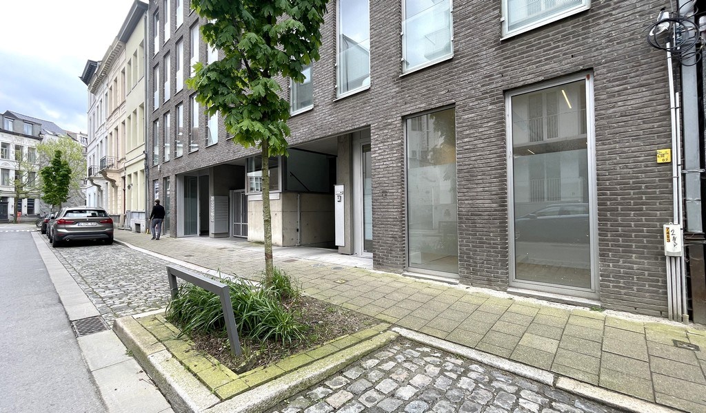 Gelijkvloers kantoor te huur vlakbij het Zuid in Antwerpen