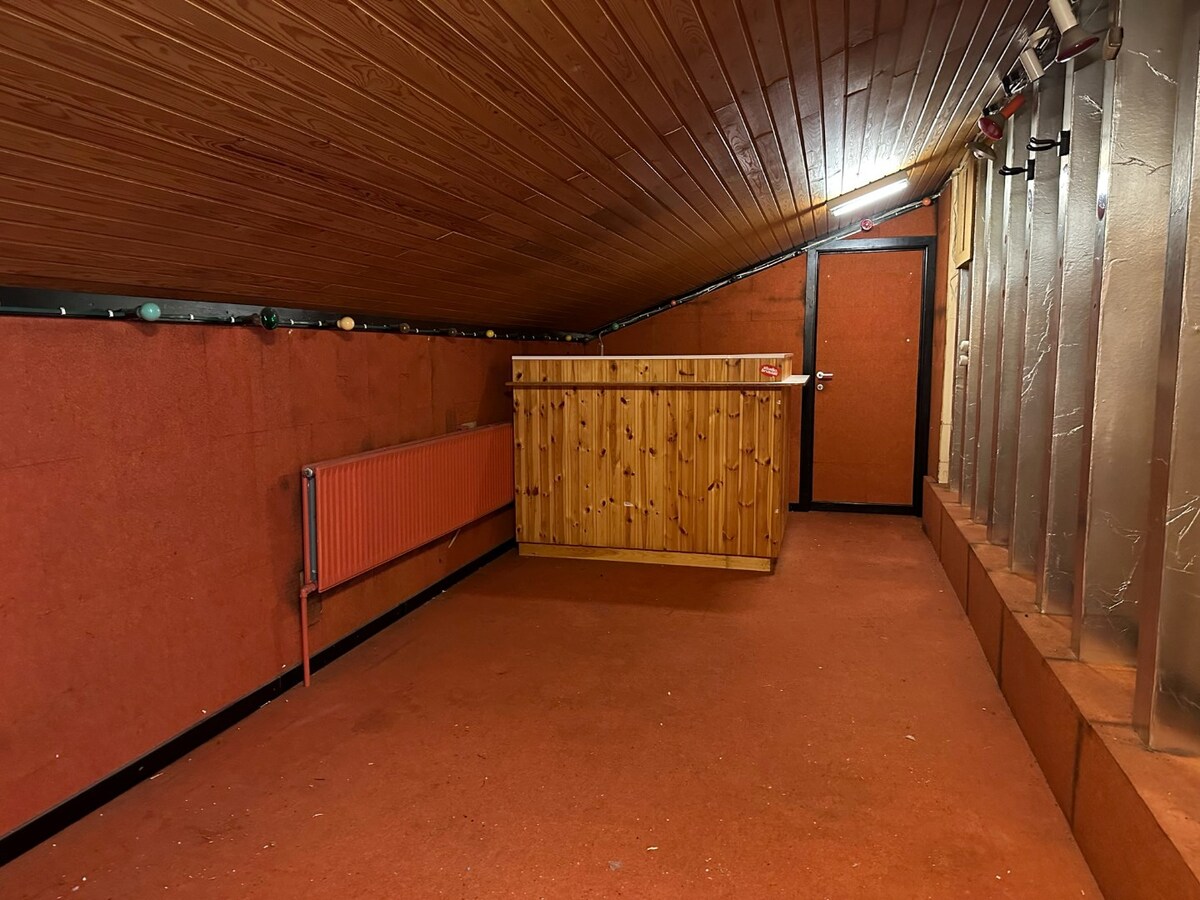 Ruime te renoveren woning met 5 slaapkamers op 1.250 m&#178; 