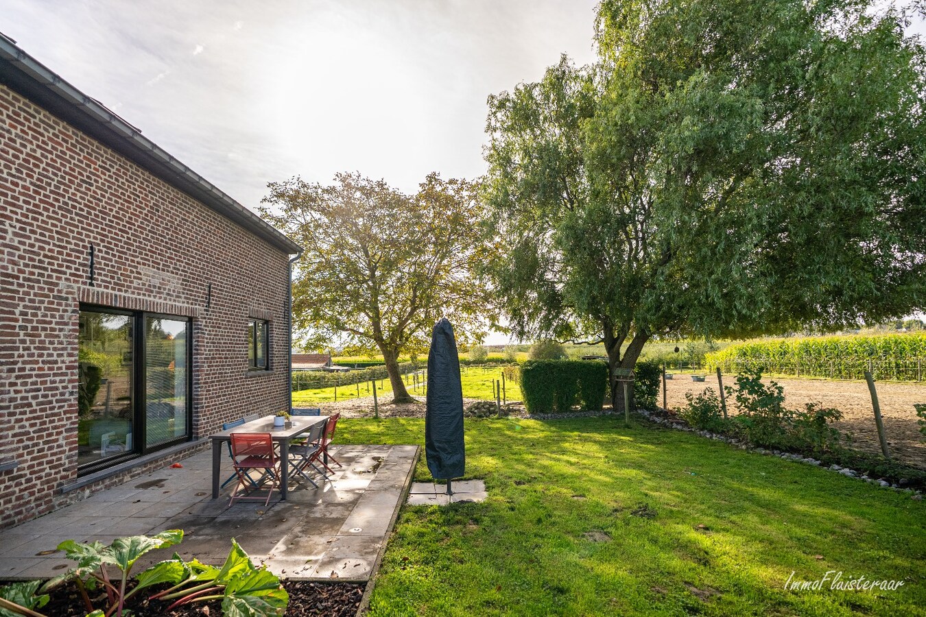 Charmante instapklare woning met paardenfaciliteiten op ca. 75a te Waanrode. 