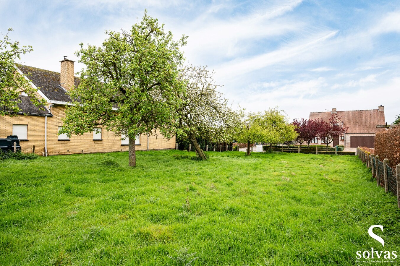 Te renoveren/te slopen woning nabij centrum Zomergem! 