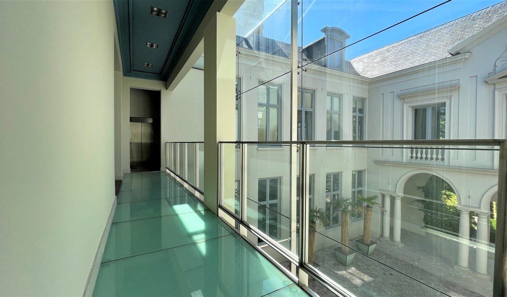 Kantoor te huur in prestigieus herenhuis te Antwerpen