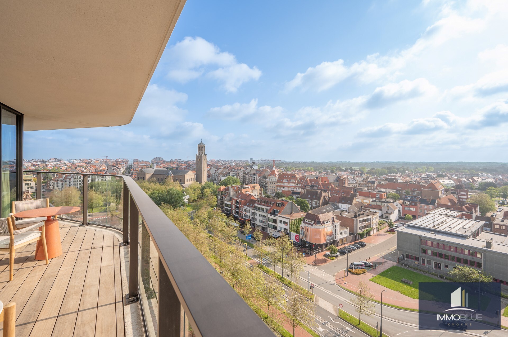 Luxueus appartement met zeer ruim terras gelegen in de exclusieve residentie The Tower. 