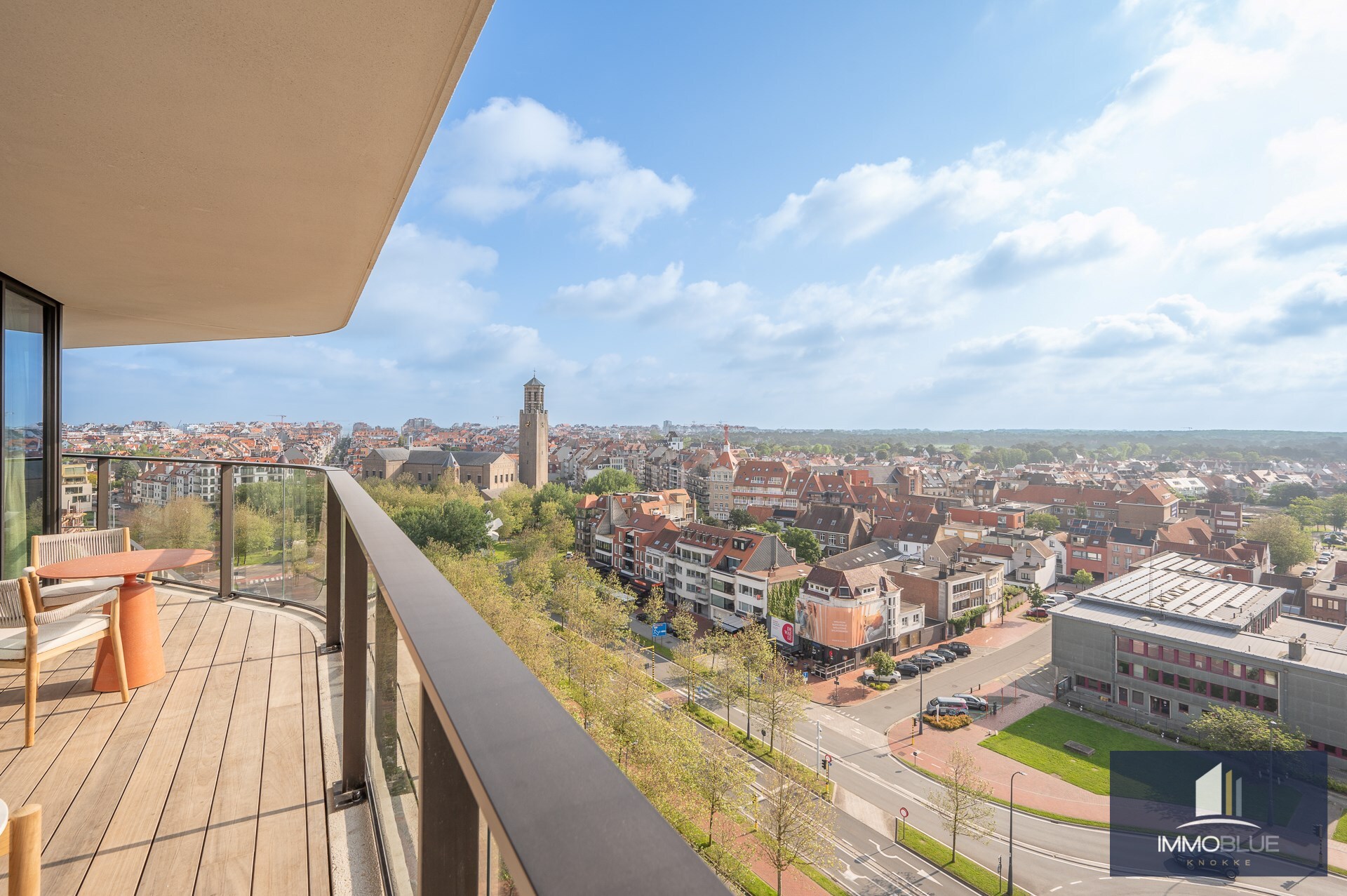 Luxueus appartement met een zeer ruim terras gelegen in de exclusieve residentie The Tower. 