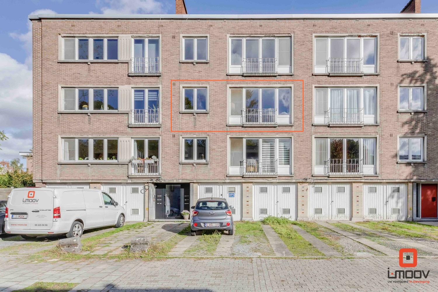 Karaktervol appartement te koop in Sint-Amandsberg. 