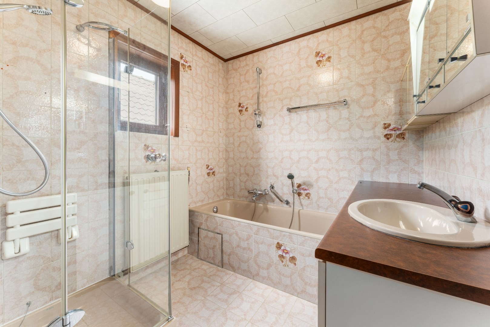 Stijlvolle  villa op mooi hoekperceel (751 m&#178;), Torhout 