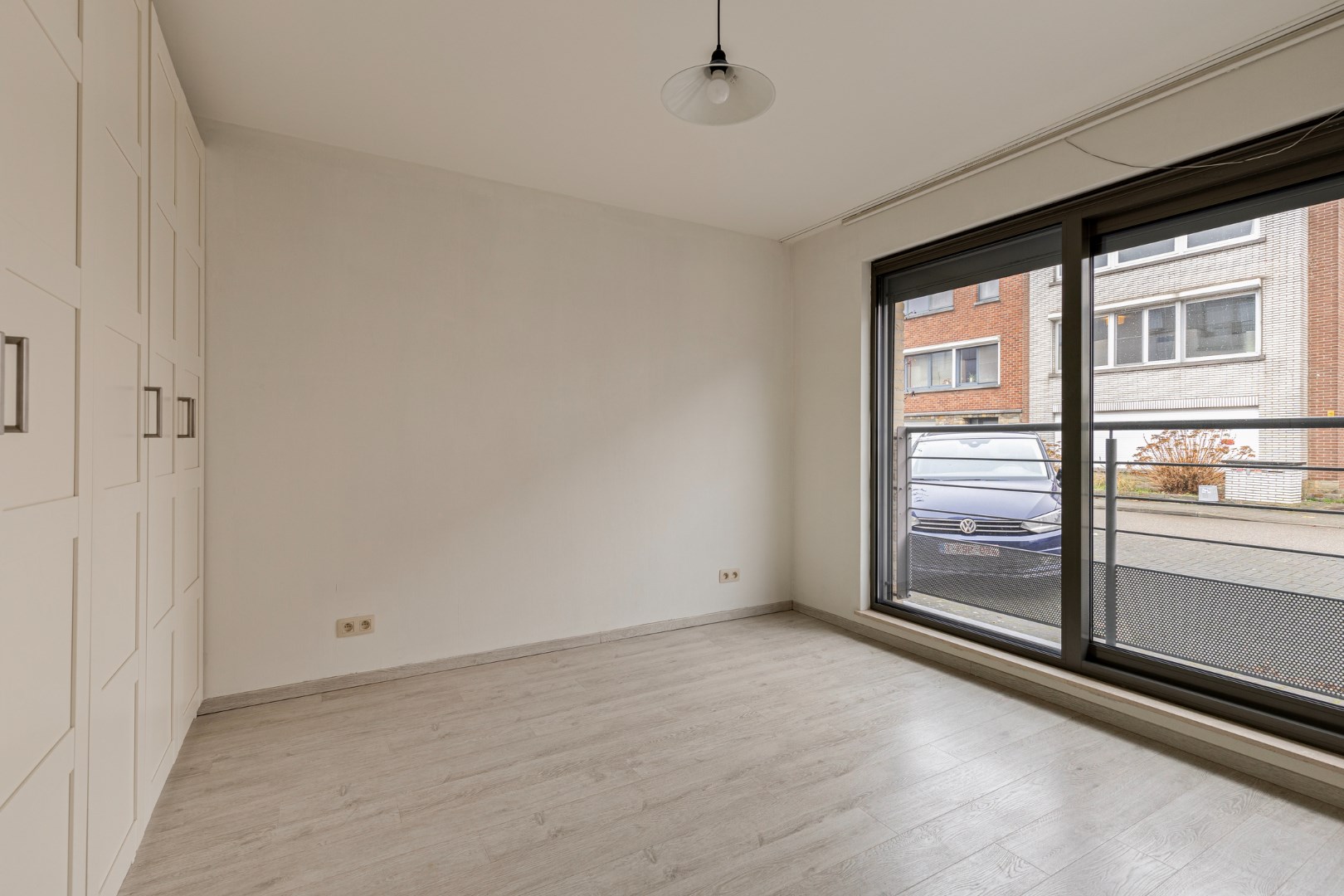 Ideaal gelegen gelijkvloers appartement met 3 slaapkamers in verkeersvrije straat - EPC 133 kWh/m&#178; - bewoonbare opp. 127 m&#178; 