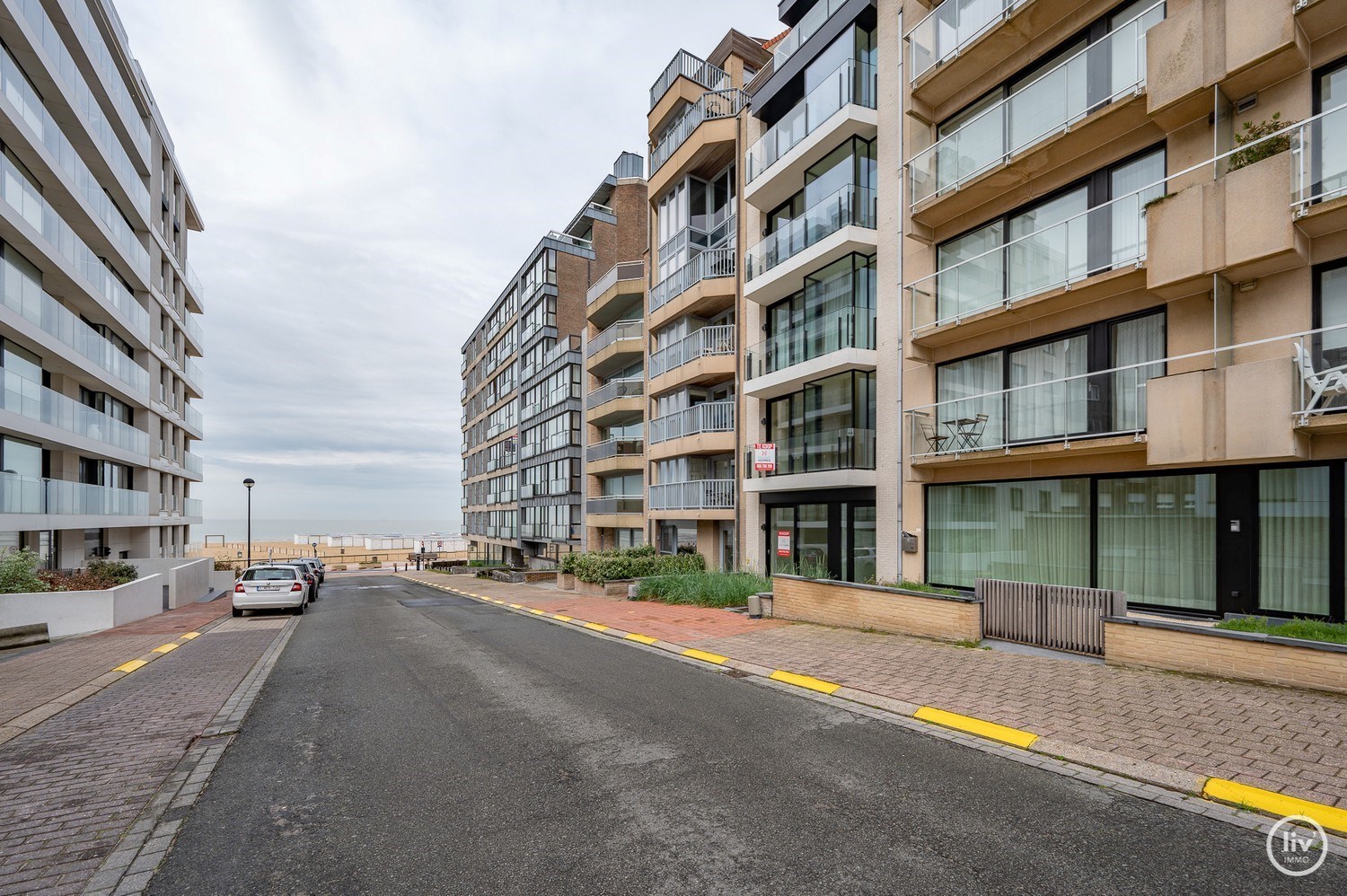 Duplex de nouvelle construction au rez-de-chauss&#233;e et au premier &#233;tage situ&#233; &#224; Lentelaan &#224; Duinbergen avec terrasses orient&#233;es vers le soleil. 