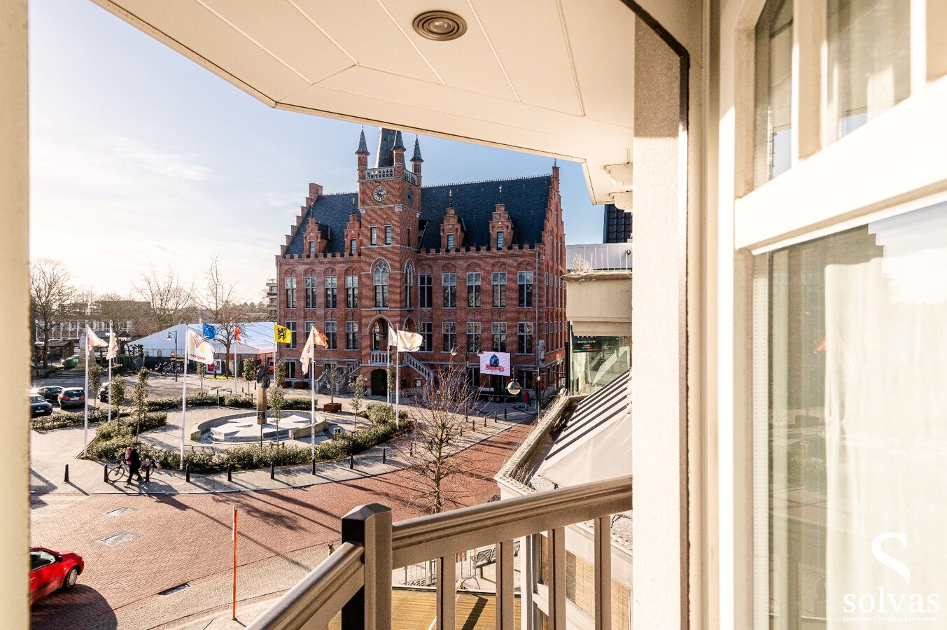 TOPLOCATIE met zicht op de markt van Maldegem 