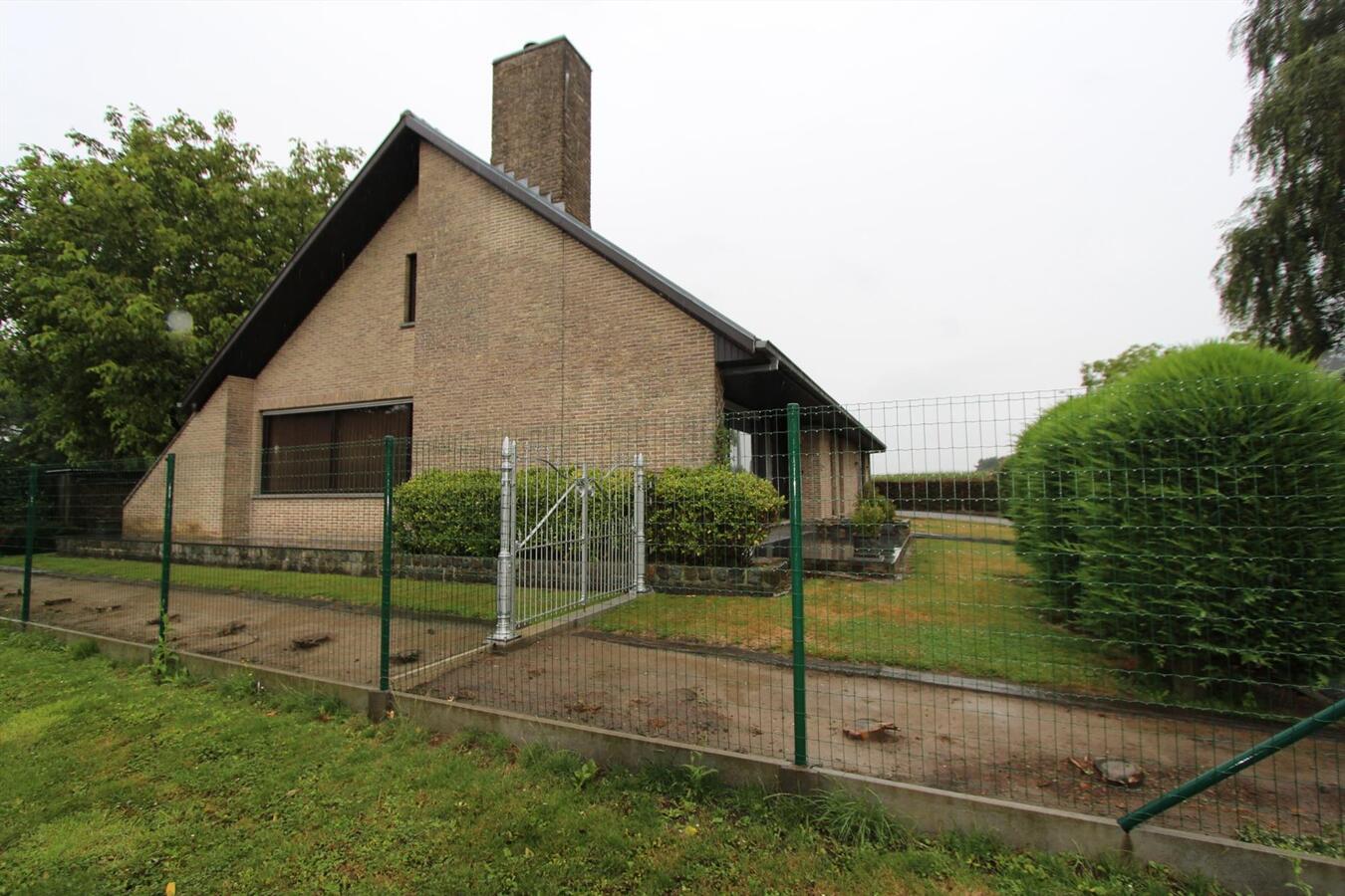 Alleenstaande woning met 3 slaapkamers  en garage te Wingene 