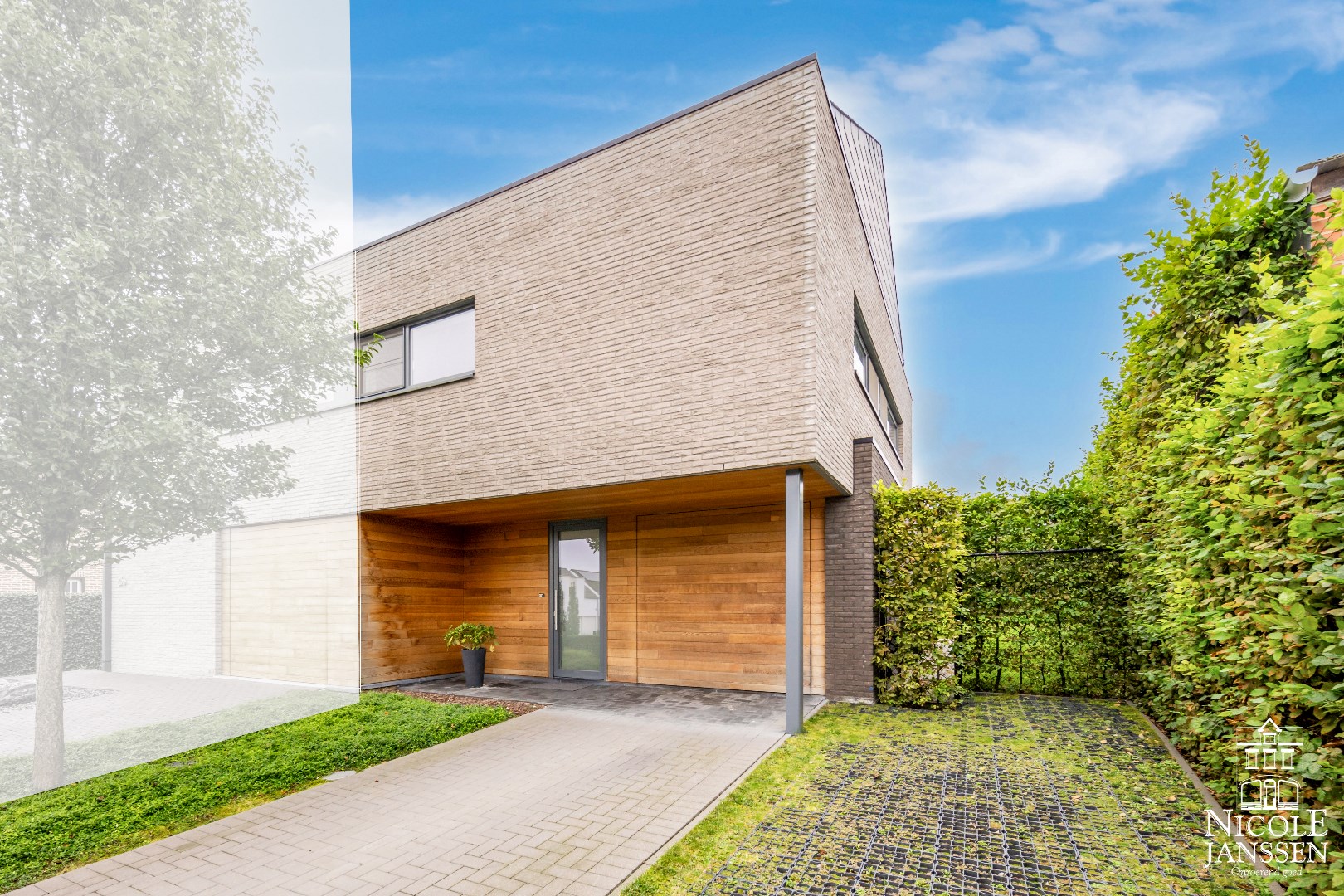 Moderne halfopen nieuwbouwwoning 