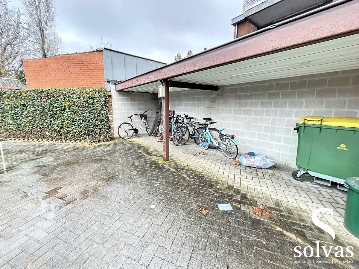 Appartement op gelijkvloers met twee slaapkamers en koertje 