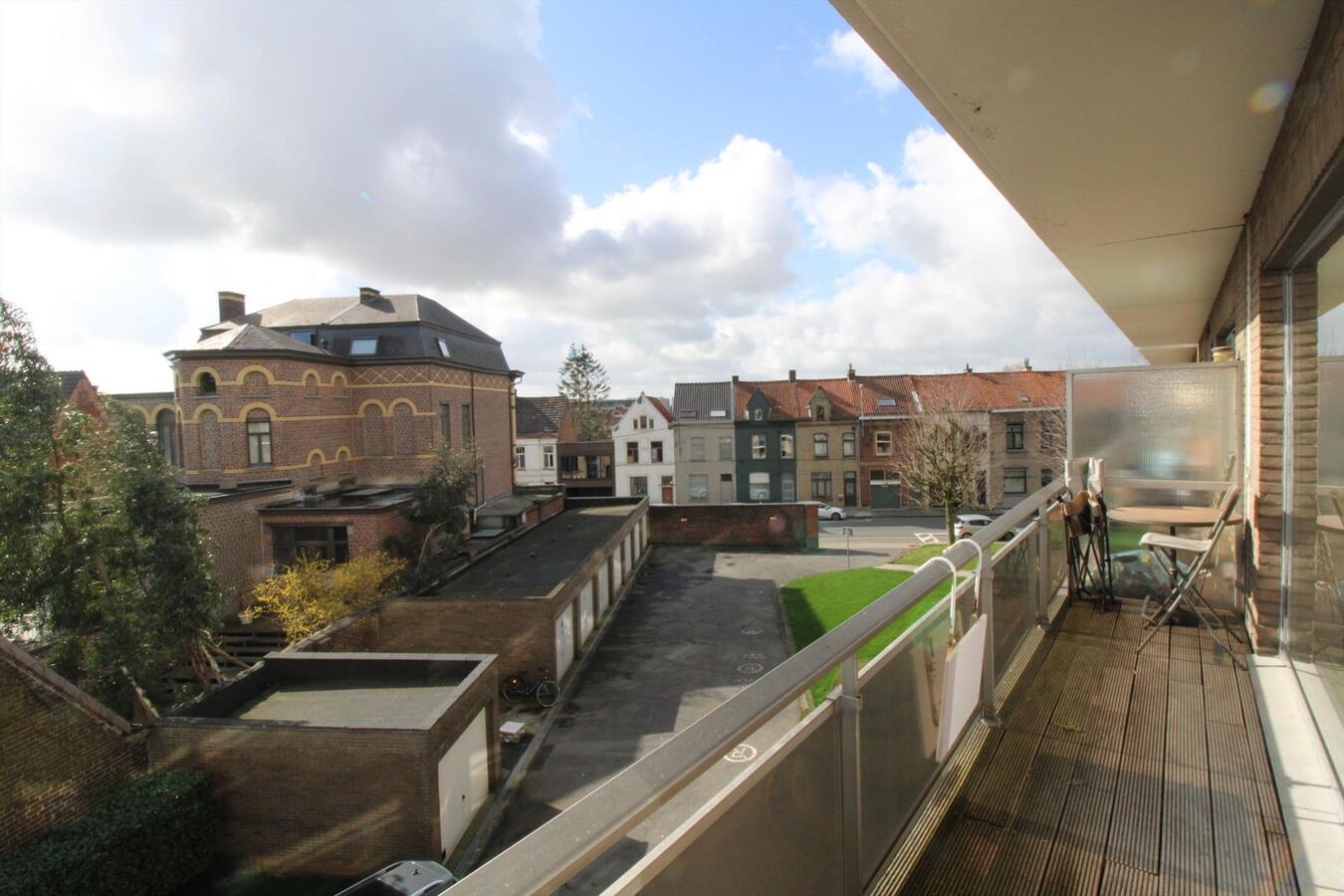 Twee-slaapkamerappartement met terras in rustige residentie centrum Roeselare 