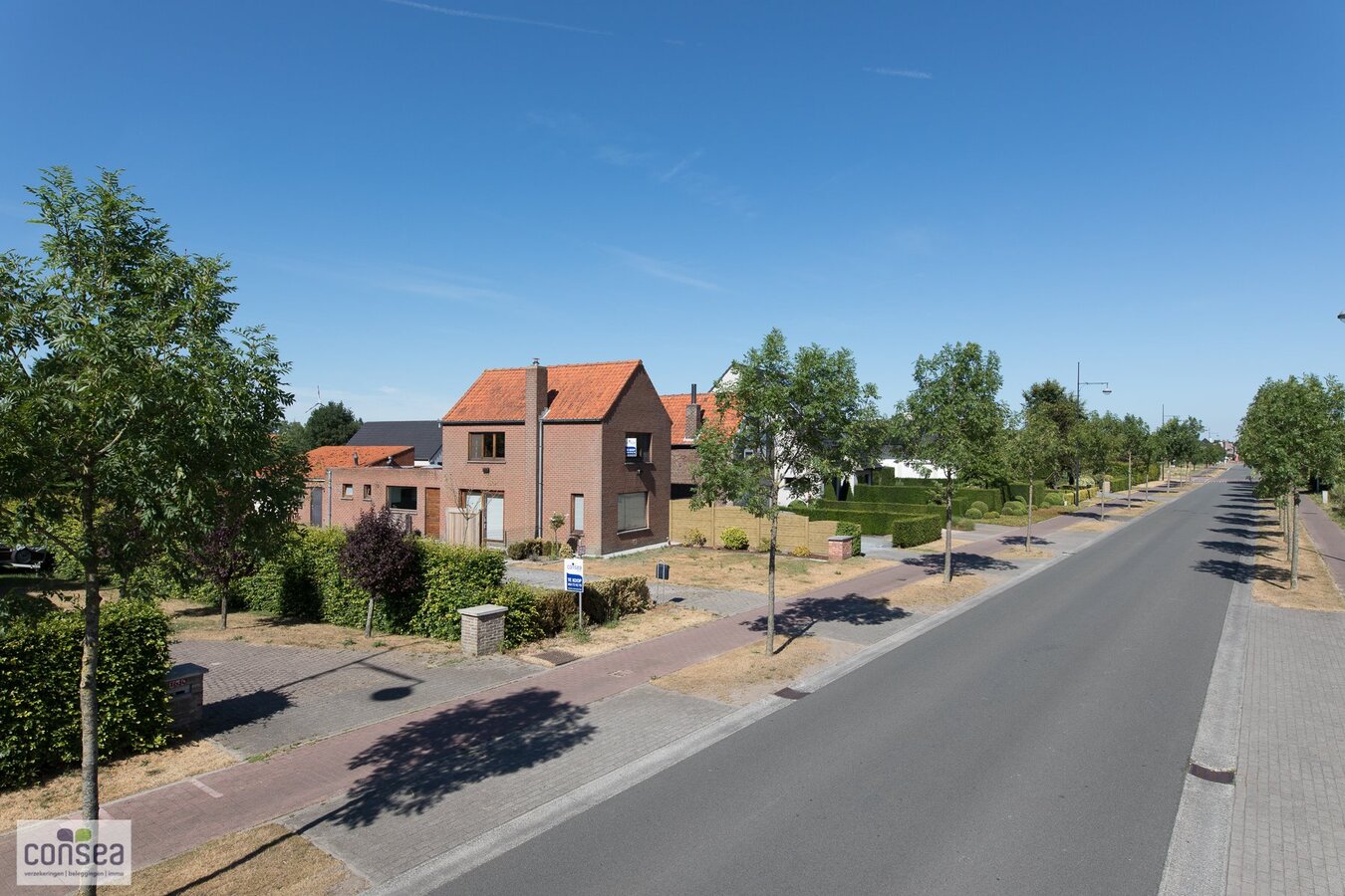 TE KOOP: VRIJSTAANDE WONING OP EEN MAGNIFIEK STUK GROND. 