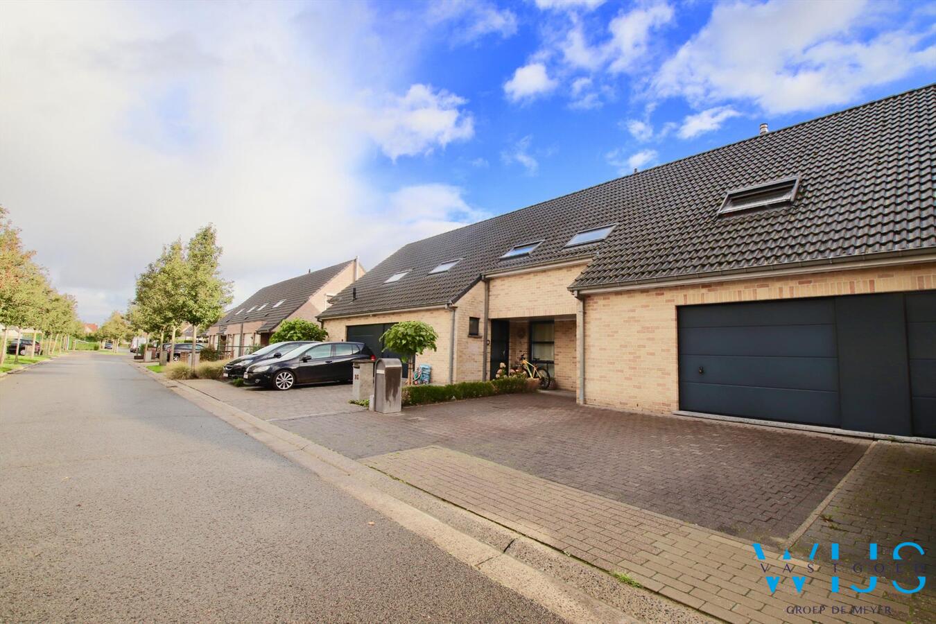 Instapklaar en zeer gezellig woonhuis in een rustige wijk te EEKLO ! 