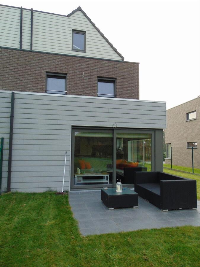 Instapklare nieuwbouwwoning met 4 slaapkamers. 