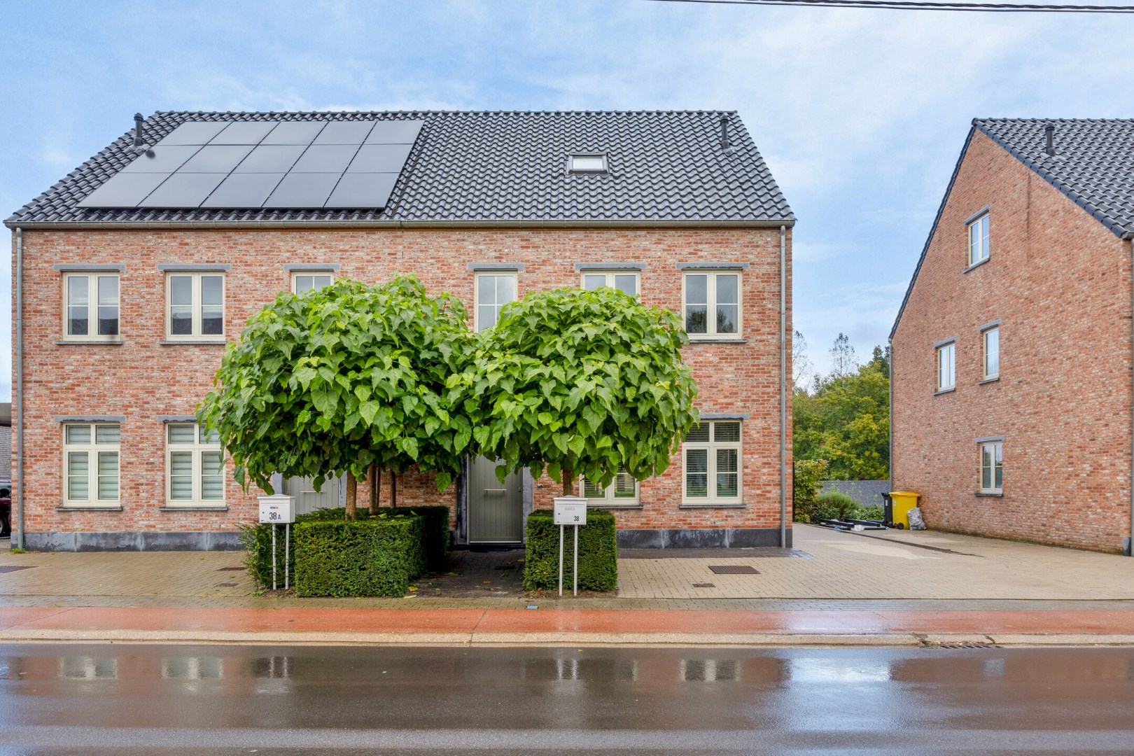 Ruime halfopen bebouwing met prachtige tuin in Bierbeek - EPC 121 kWh/m&#178; - bewoonbare opp. 189 m&#178; 