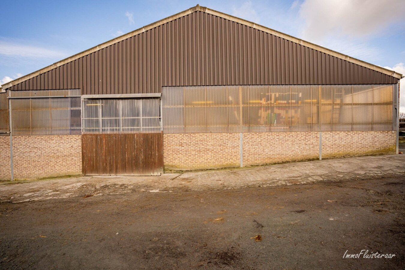 Magnifique complexe &#233;questre avec maison d&#39;entreprise, environ 33 &#233;curies et une piste int&#233;rieure sur plus de 5,6 hectares &#224; Bever (Brabant flamand). 