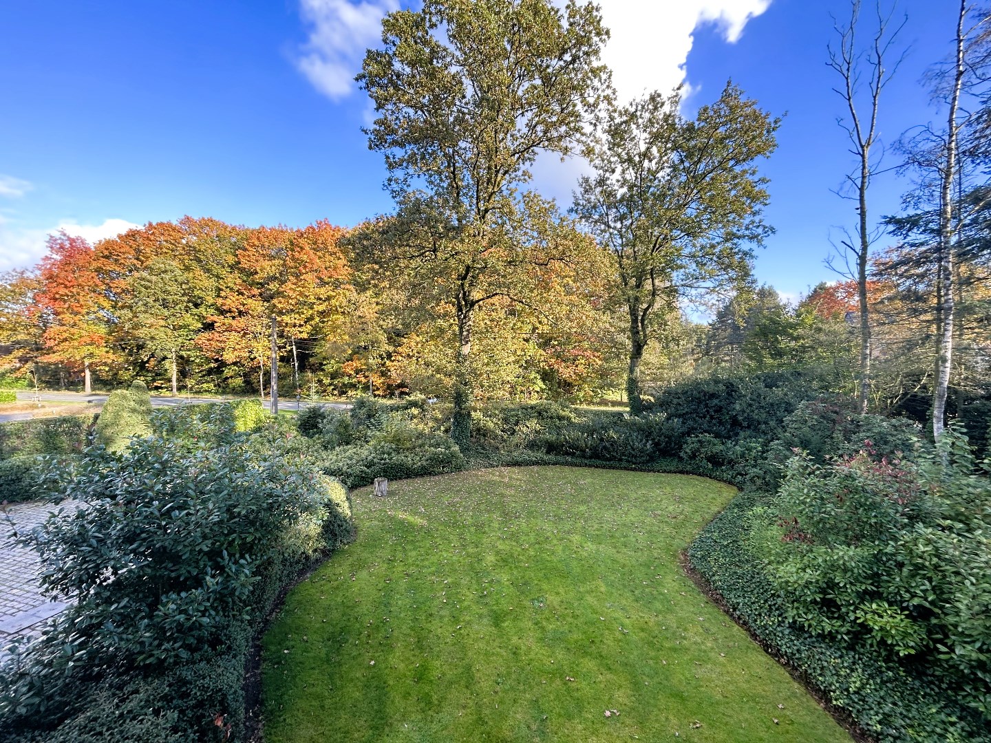 Uitzonderlijke villa met 4 slpk. op 2 bouwpercelen in Geel 