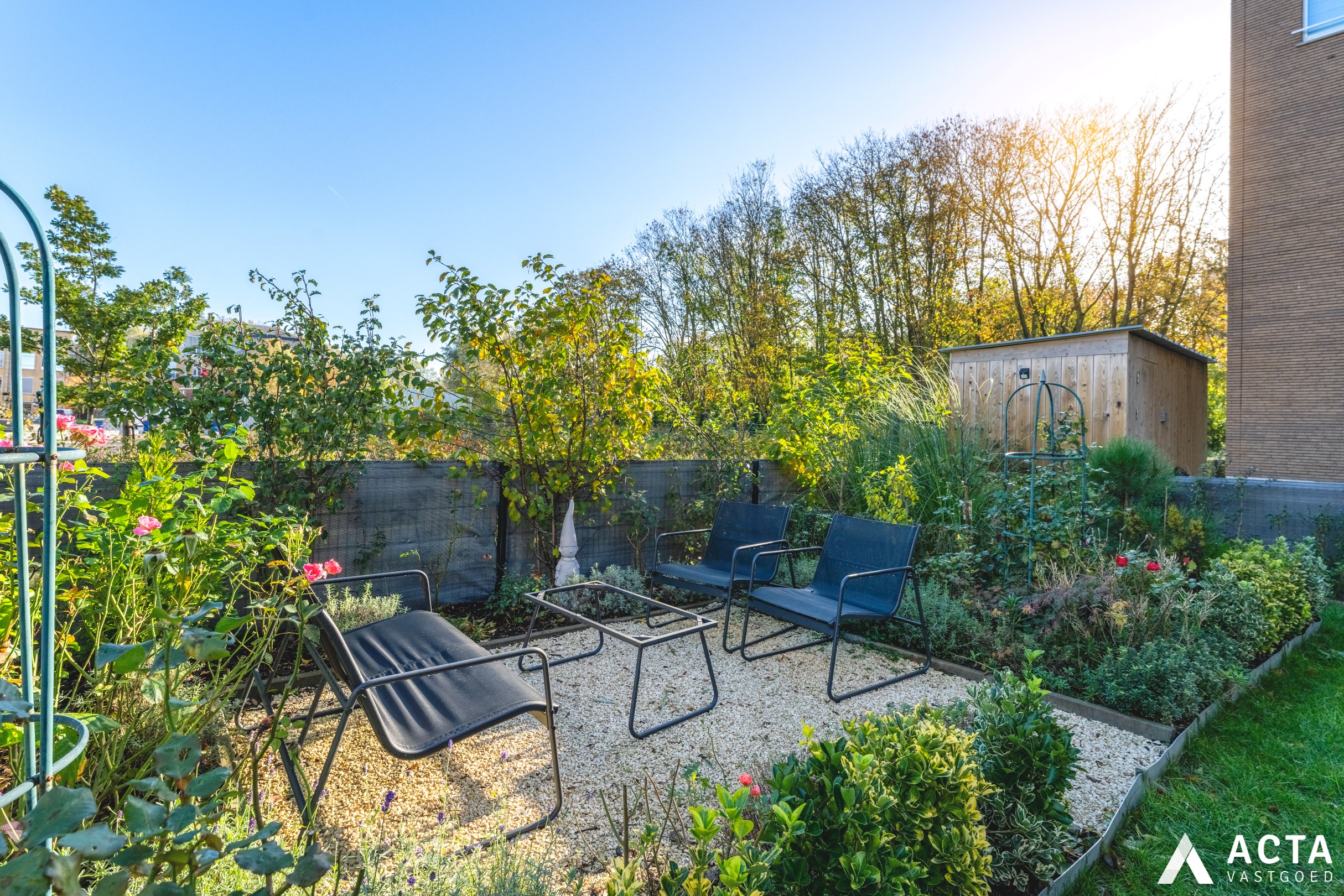 Schitterend instapklaar leefappartement met zonnige tuin aan het Maria Hendrikapark! 