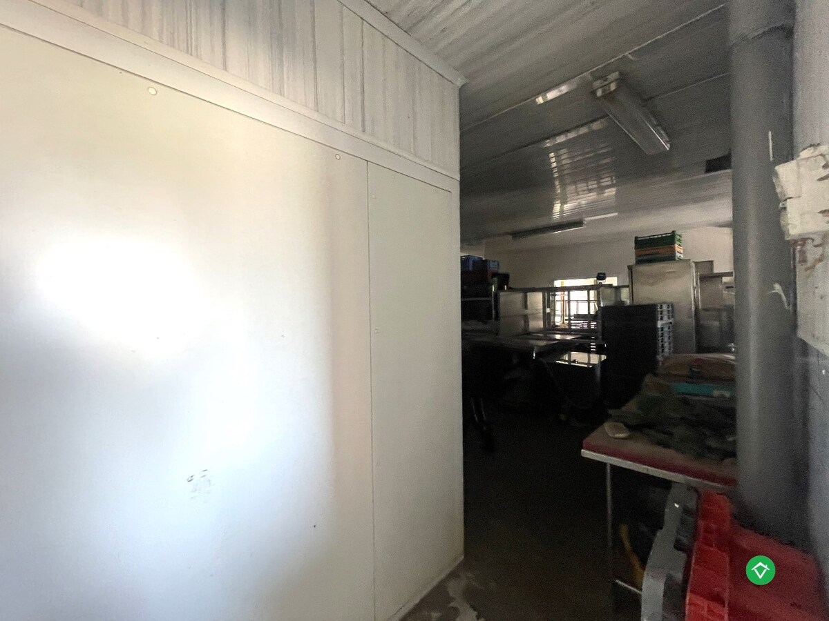 Opslagplaats op een perceel van 446 m&#178; te Gits 