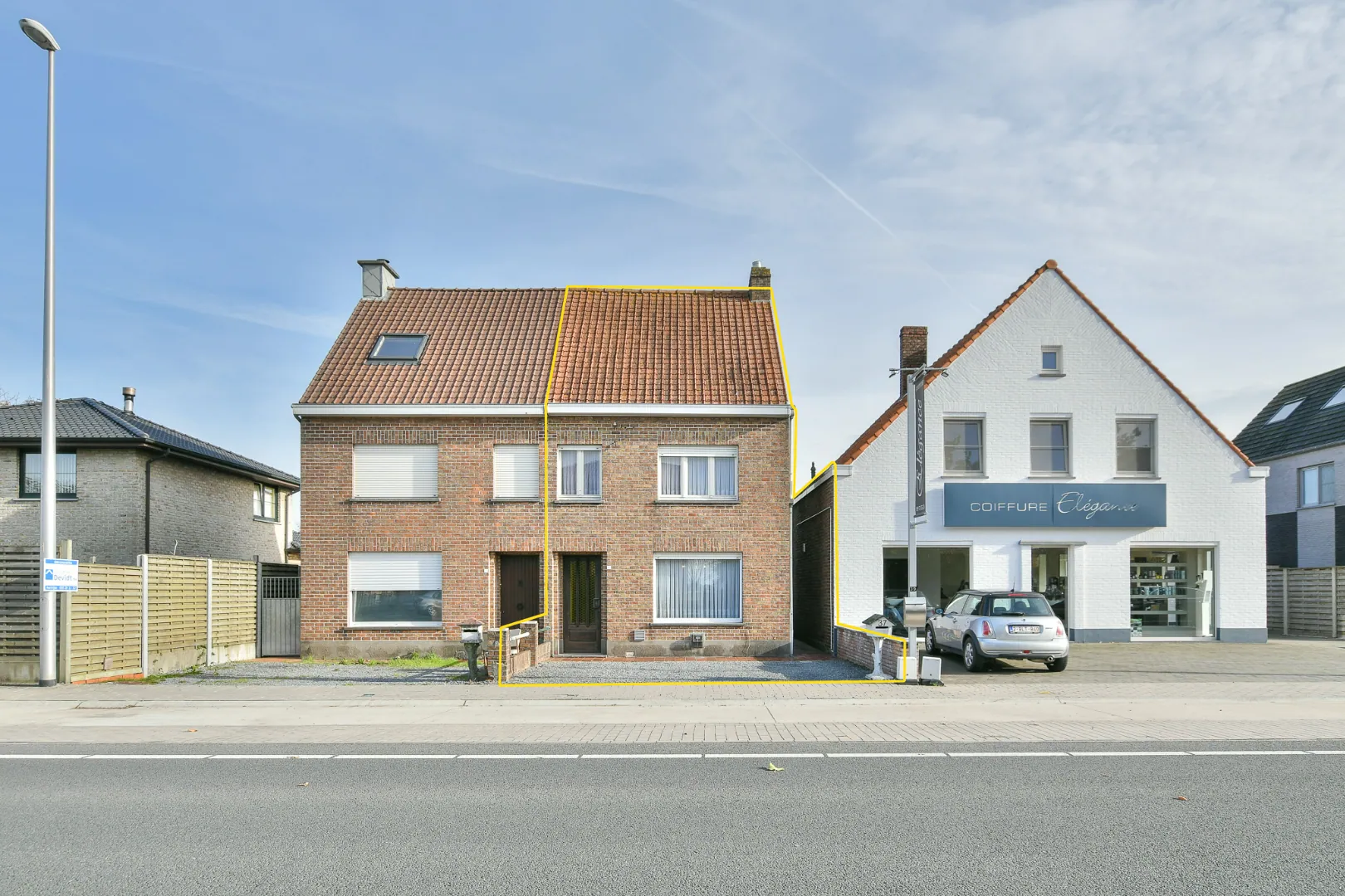 Halfopen woning met tuin, 3 slaapkamers en uitweg via Redinnestraat