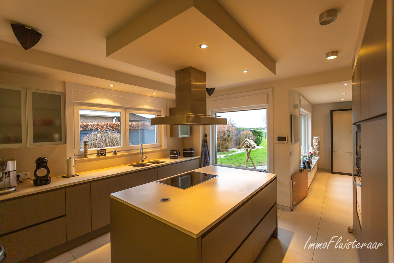 Instapklare moderne bungalowwoning met loods en aanpalende weilanden op 6929m&#178;. 