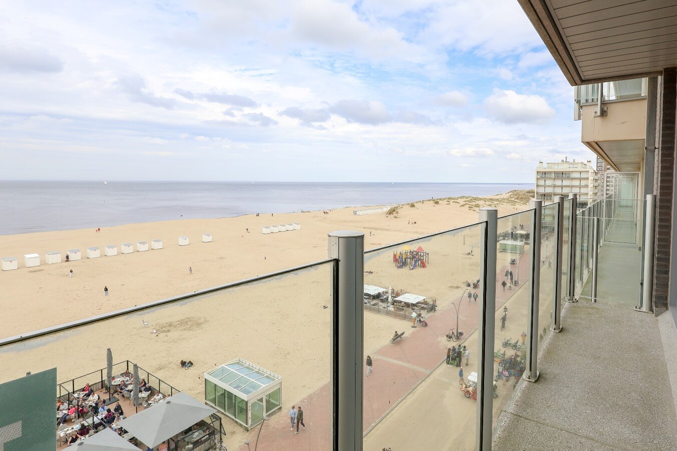 Appartement magnifique avec vue frontale sur la mer et deux chambres &#224; coucher. 