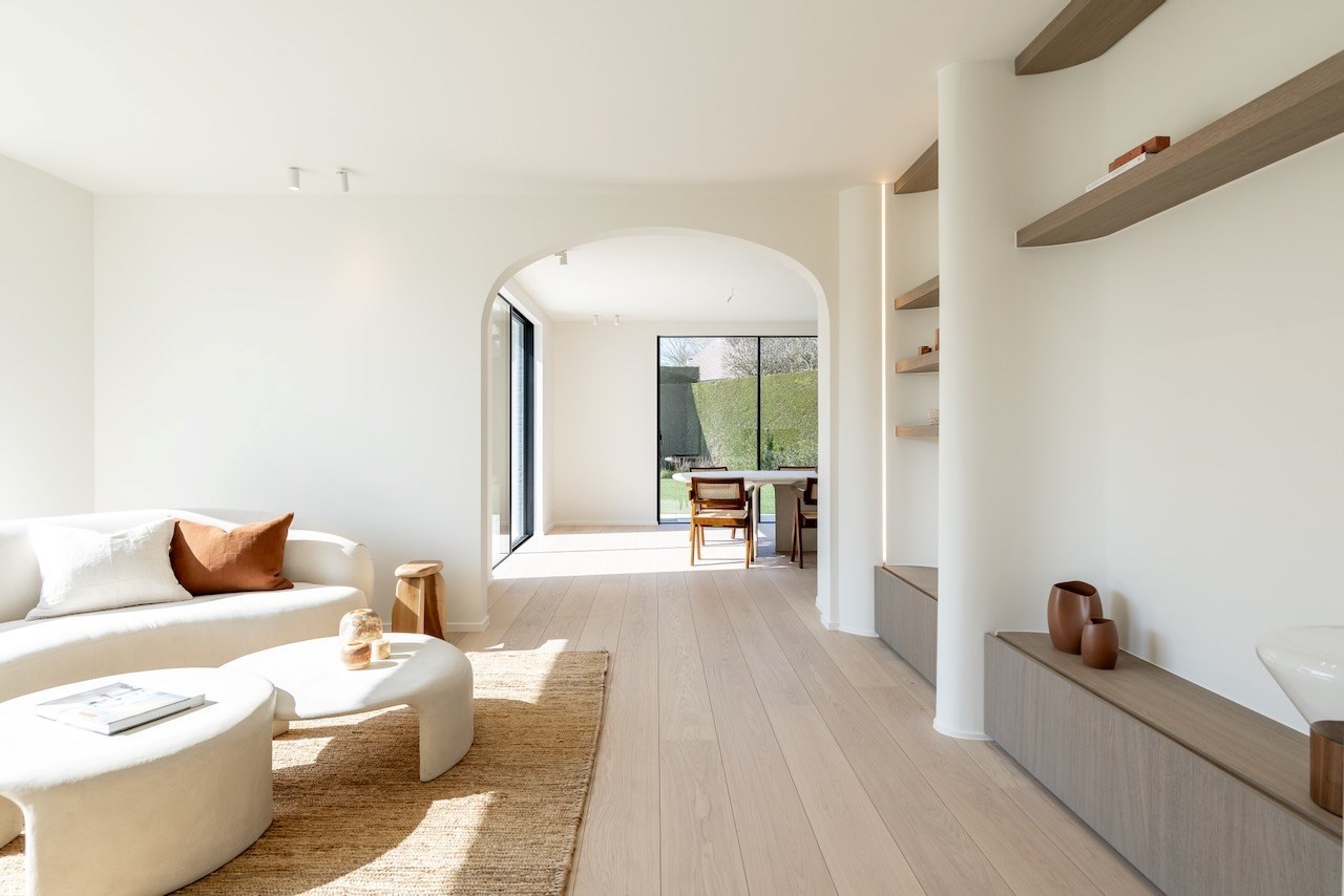 Prachtig gerenoveerde alleenstaande woning met oprit gelegen in een rustige wijk in Knokke nabij de Magere Schorre. 