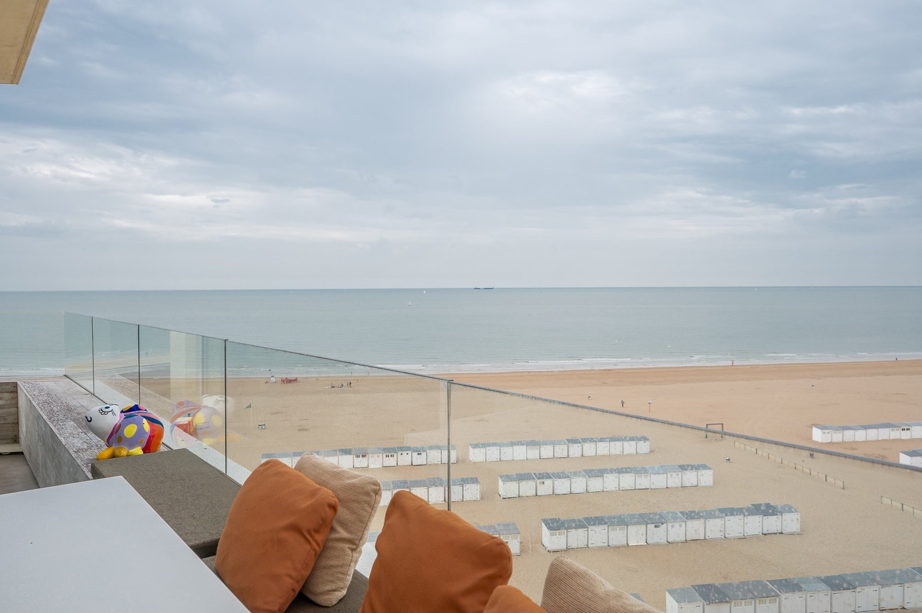 Gemeubeld - Luxe hoekappartement met panoramisch zeezicht en royale terrassen 
