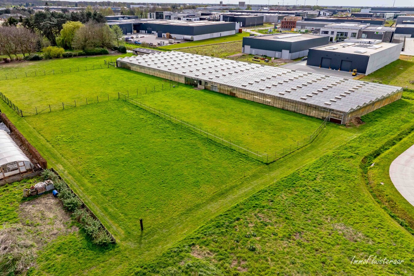 Grande maison avec des prairies et une serre sur environ 1,2 ha &#224; Hoogstraten 