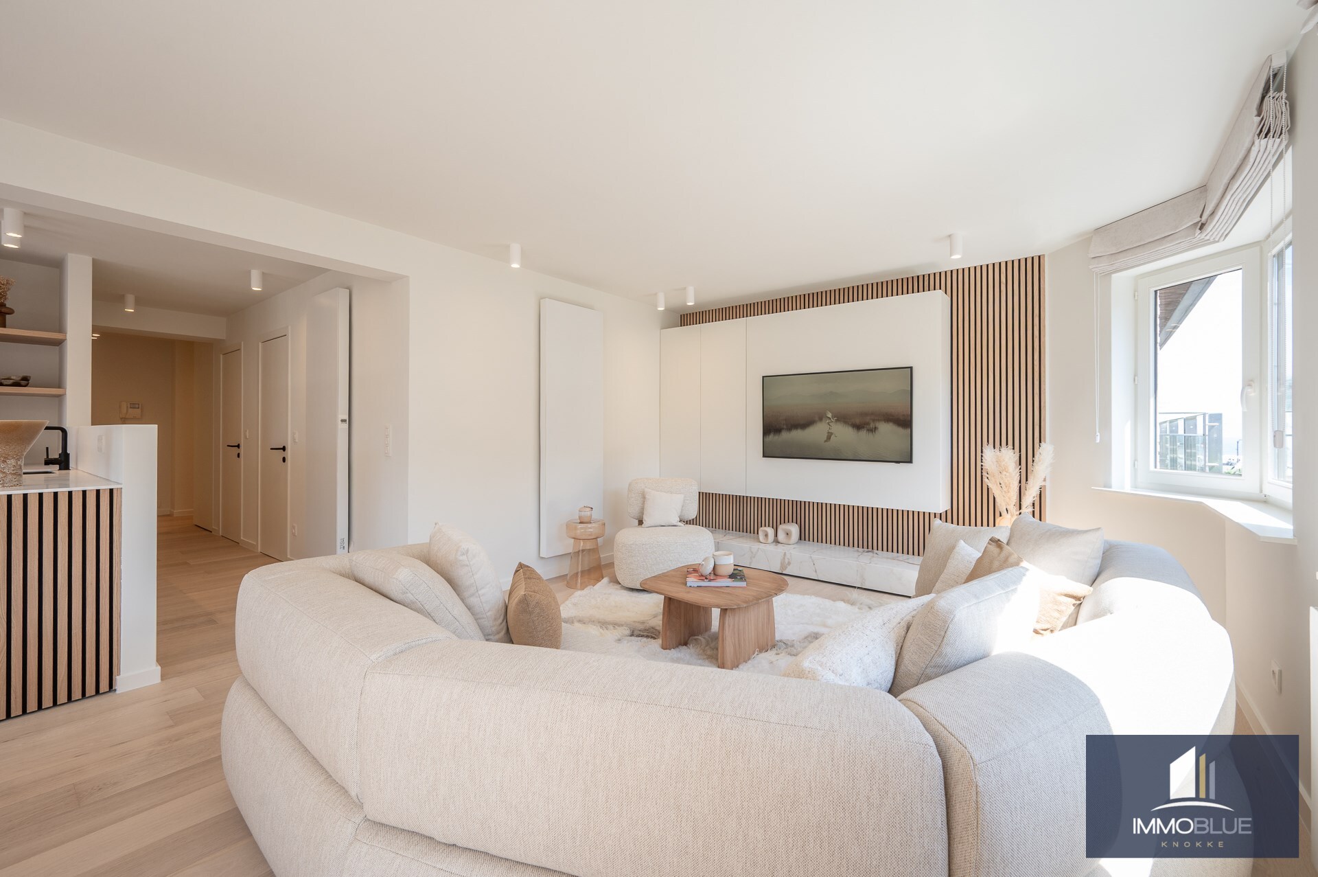 Appartement d’angle avec terrasse orient&#233;e au sud et belle vue sur la mer. 